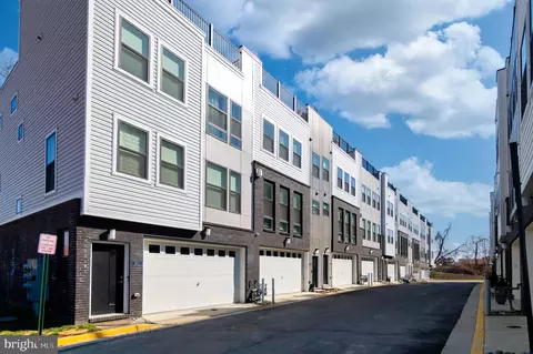1013 S Taylor Ct, Arlington, VA 22204