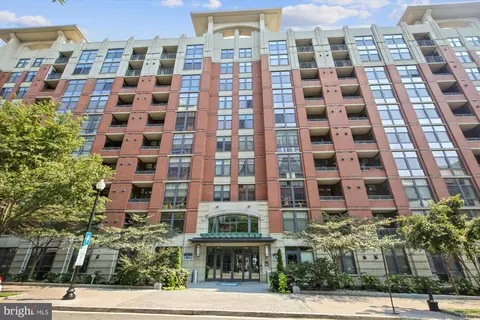 1021 N Garfield St #1046, Arlington, VA 22201