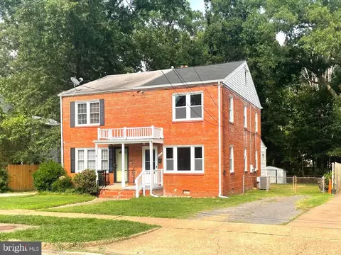 1227 S Buchanan St, Arlington, VA 22204