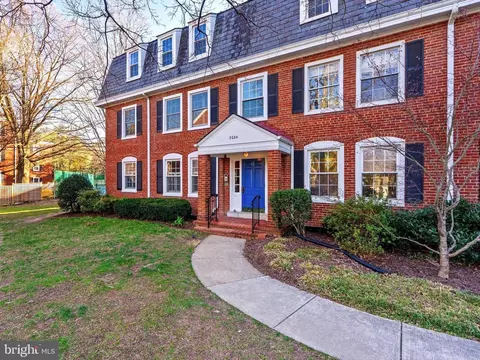 3024 S Buchanan St #A1, Arlington, VA 22206