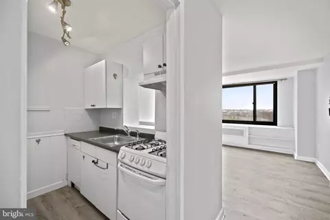 1021 Arlington Blvd #828, Arlington, VA 22209
