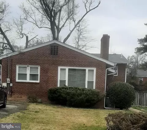 6037 25th St N, Arlington, VA 22207