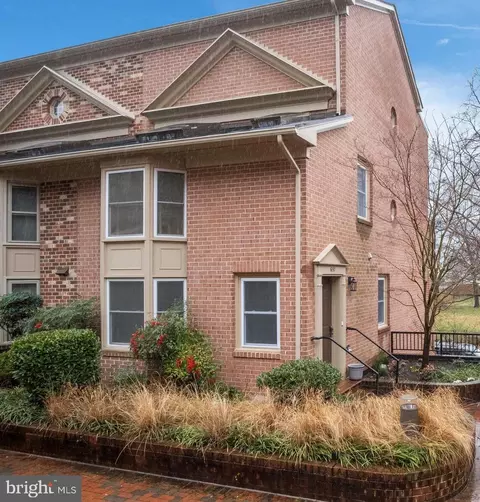 657 N Tazewell St, Arlington, VA 22203