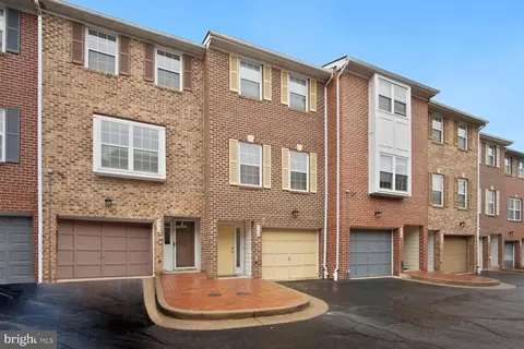 930 S Rolfe St, Arlington, VA 22204