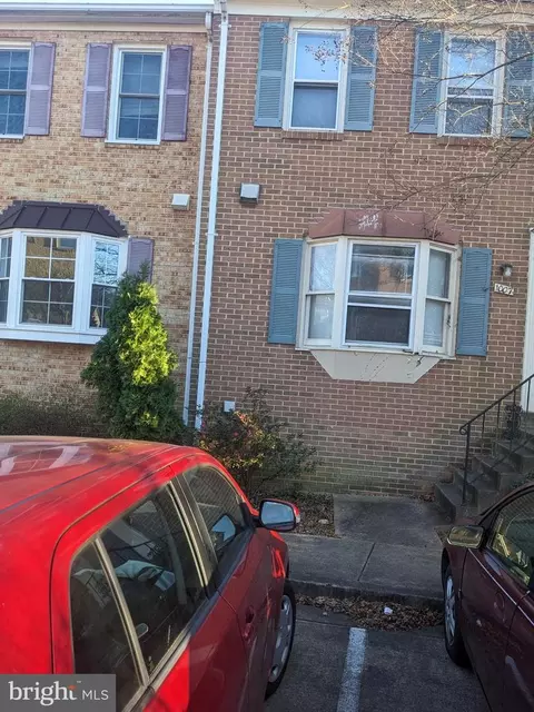 1007 N George Mason Dr, Arlington, VA 22205