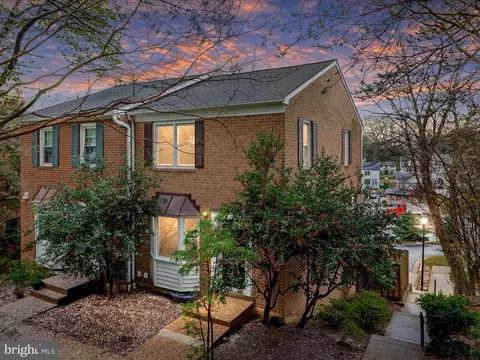 2057 S Glebe Rd S, Arlington, VA 22204