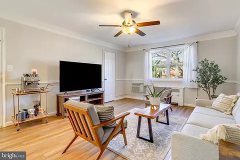 4308 2nd Rd N #43082, Arlington, VA 22203
