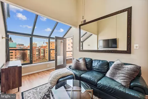 1029 N Stuart St #712, Arlington, VA 22201