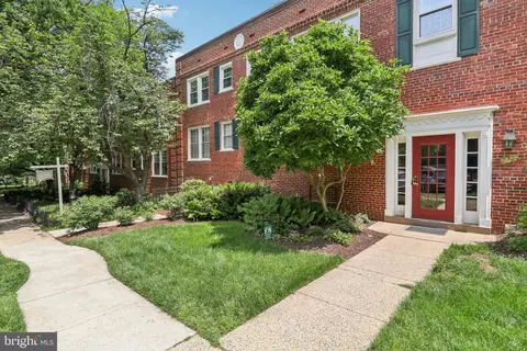 1905 N Rhodes St #35, Arlington, VA 22201