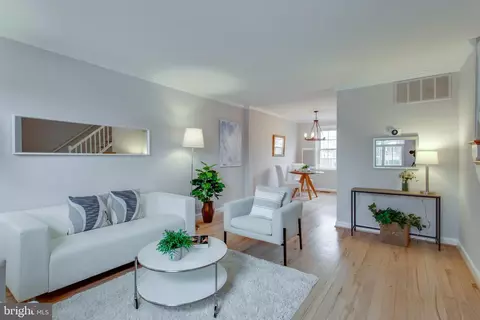 4523 34th St S, Arlington, VA 22206