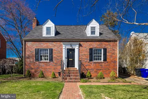 4731 24th Rd N, Arlington, VA 22207