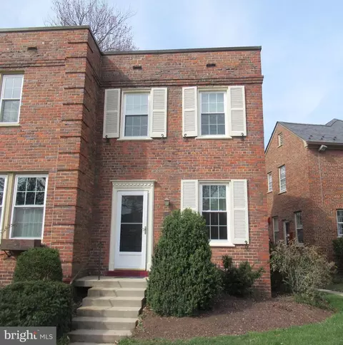 1300 S Barton St #333, Arlington, VA 22204