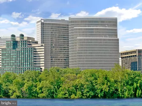 1111 19th St N #2806, Arlington, VA 22209