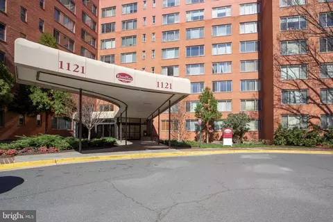 1121 Arlington Blvd #947, Arlington, VA 22209