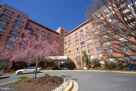 1121 Arlington Blvd #317, Arlington, VA 22209