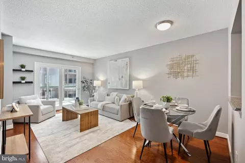 1045 N Utah St #2-305, Arlington, VA 22201