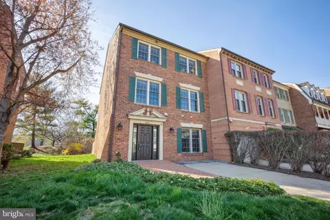 2334 S Rolfe St, Arlington, VA 22202