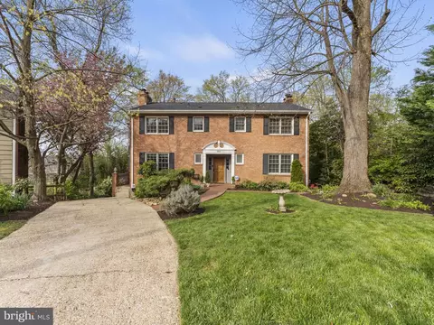 2636 S Lynn St, Arlington, VA 22202