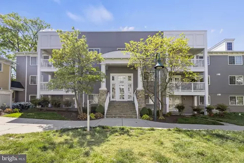 4083 S Four Mile Run Dr #103, Arlington, VA 22204