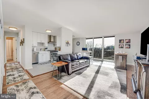 4343 Cherry Hill Rd #602, Arlington, VA 22207