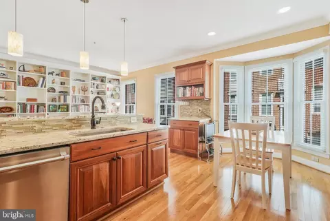 2310 N Van Buren Ct, Arlington, VA 22205