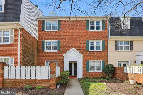 2844 S B S Wakefield St #B, Arlington, VA 22206