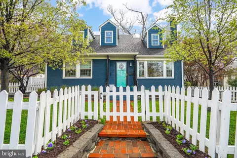 375 S George Mason Dr, Arlington, VA 22204