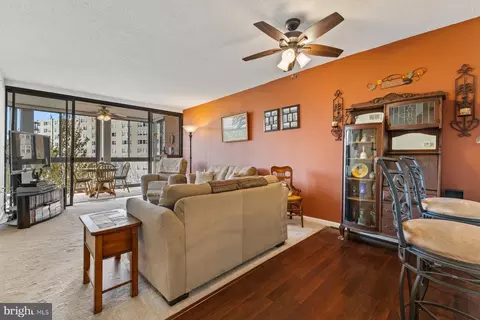 1001 N Randolph St #611, Arlington, VA 22201