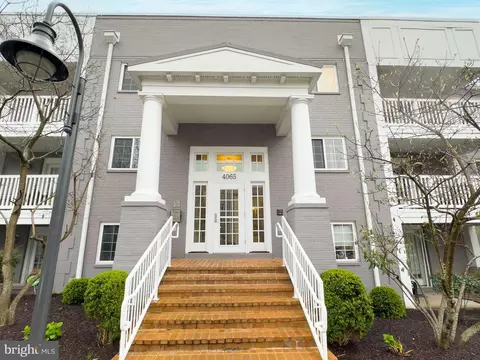 4065 S Four Mile Run Dr #403, Arlington, VA 22204
