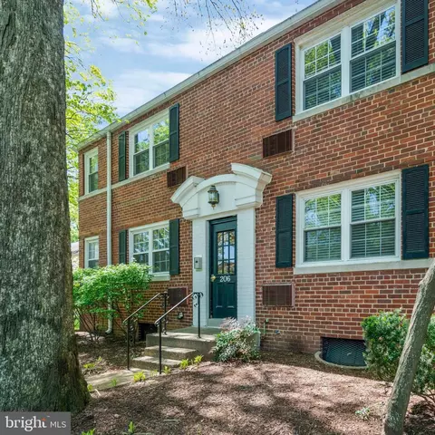 206 N Trenton St #206-1, Arlington, VA 22203