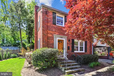 1128 S Edison St, Arlington, VA 22204