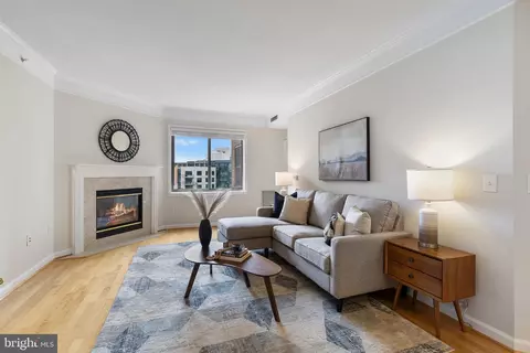 901 N Monroe St #1208, Arlington, VA 22201