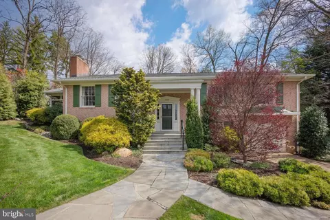 2809 N Brandywine St, Arlington, VA 22207