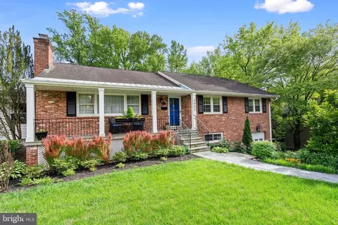 4900 37th St N, Arlington, VA 22207