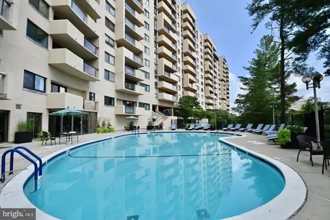 1101 S Arlington Ridge Rd #412, Arlington, VA 22202