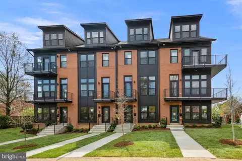 2770 11th St N, Arlington, VA 22201