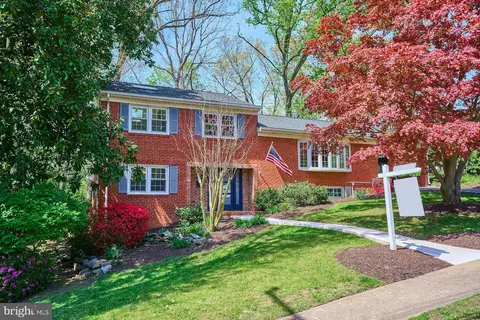 4311 40th St N, Arlington, VA 22207