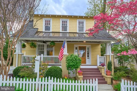 206 N Fillmore St, Arlington, VA 22201
