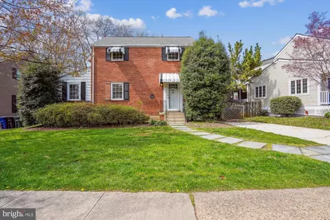 118 N Wakefield St, Arlington, VA 22203