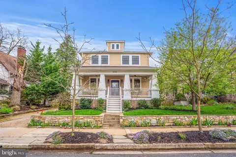 808 21st St S, Arlington, VA 22202
