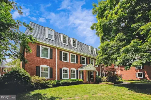 3024 S Buchanan St #A2, Arlington, VA 22206