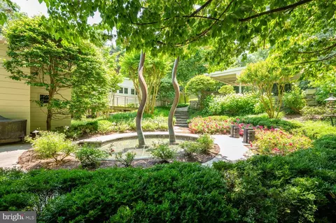 Exterior - 3901 44th St N, Arlington, VA 22207 photo 7 of 18