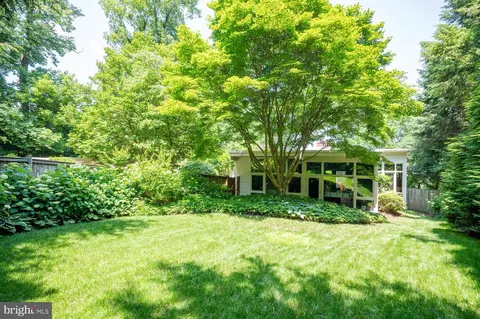 Exterior - 3901 44th St N, Arlington, VA 22207 photo 10 of 18