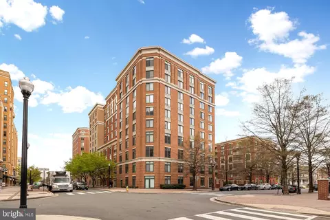 1201 N Garfield St #105, Arlington, VA 22201