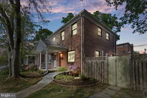 Exterior - 803 S Orme St, Arlington, VA 22204 photo 10 of 11