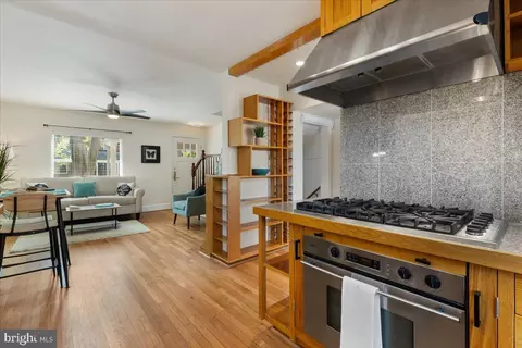 Kitchen - 803 S Orme St, Arlington, VA 22204 photo 7 of 9
