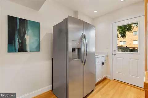 Kitchen - 803 S Orme St, Arlington, VA 22204 photo 9 of 9