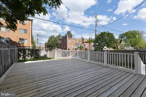 Exterior - 803 S Orme St, Arlington, VA 22204 photo 7 of 11