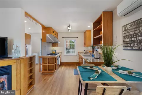 Kitchen - 803 S Orme St, Arlington, VA 22204 photo 2 of 9