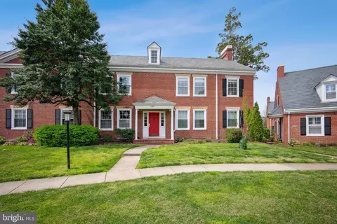 3347 S Stafford St #B2, Arlington, VA 22206